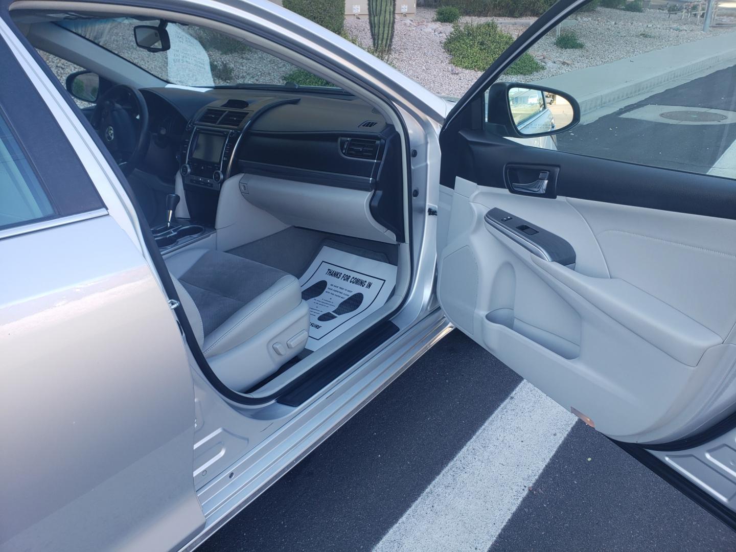 2014 /gray and black Toyota Camry Hybrid lx (4T1BD1FK3EU) with an 3.5L V6 DOHC 24V engine, 5-Speed Automatic transmission, located at 323 E Dunlap Ave., Phoenix, AZ, 85020, (602) 331-9000, 33.567677, -112.069000 - Photo#13